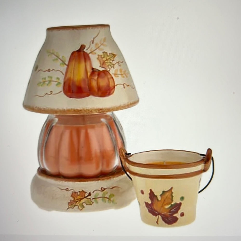 NWT 🍁🍂Valerie Parr Hill”  Pumpkin Shaped Candle w/Shade and Pail Candle Set🍂🍁
